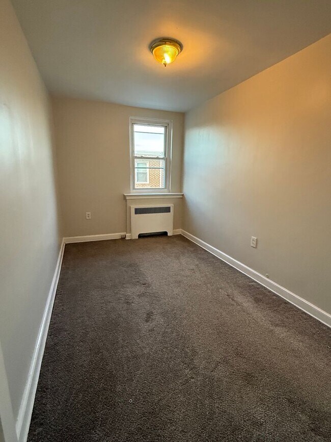Building Photo - 3-Bedroom Home in Northeast Phila. Available For Rent!