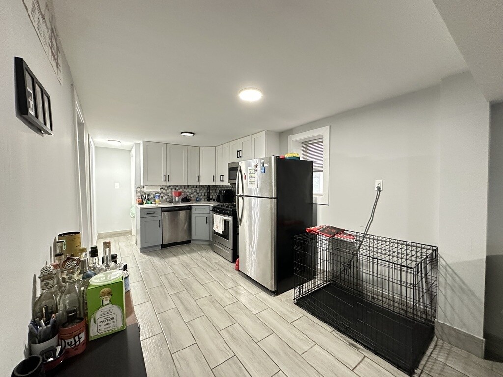 Building Photo - 1731 N Mozart St