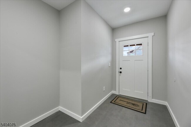 Building Photo - 143 Johnston Ave