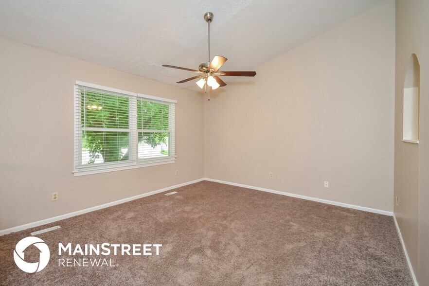 Building Photo - 2800 Summerfield Dr