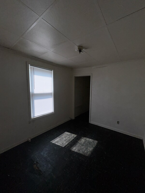 Building Photo - 1002 Prouty Ave