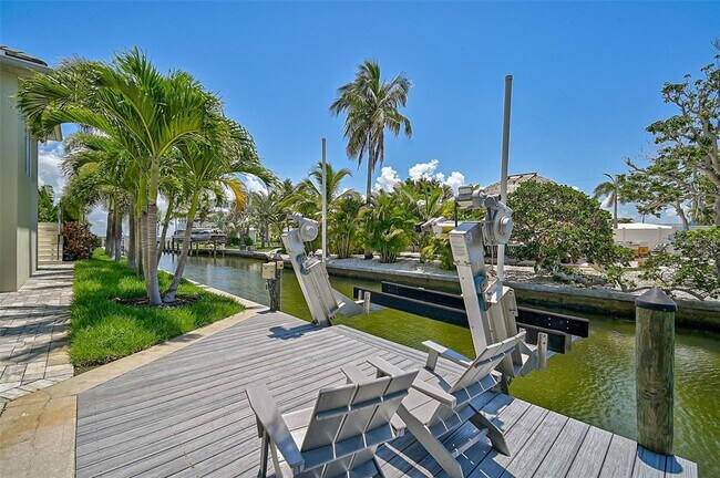 Building Photo - 830 Tarawitt Dr