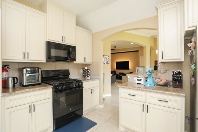 Building Photo - 6615 Goldspier St