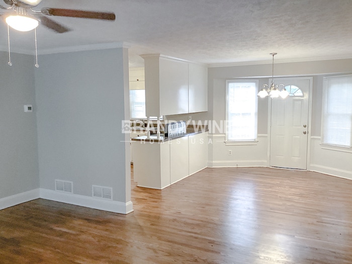 Building Photo - 916 S Deshon Rd