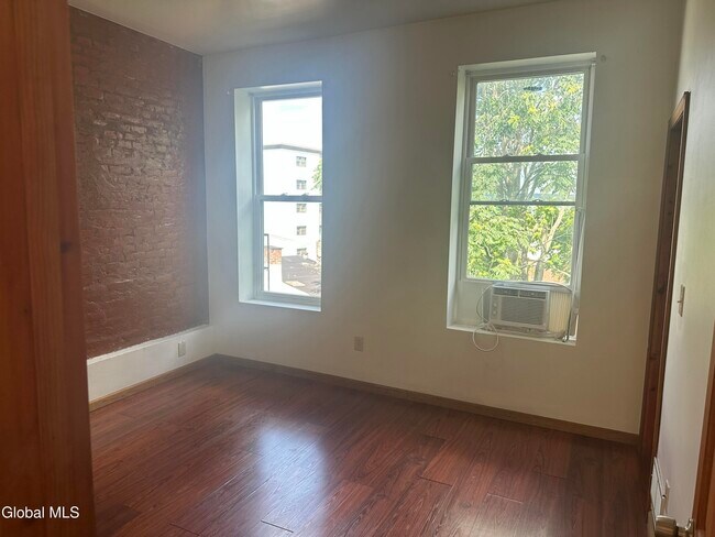 Building Photo - 97 Ten Broeck St