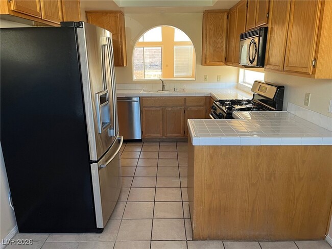 Building Photo - 8313 Hollow Wharf Dr