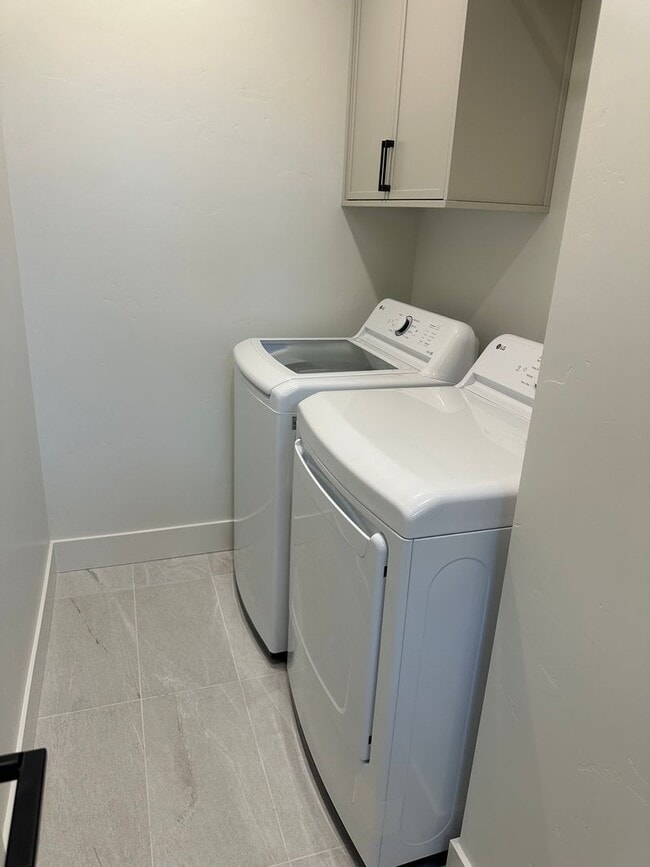 Building Photo - Gorgeous New Build in Boise’s East End – Easy Access to St. Lukes!!