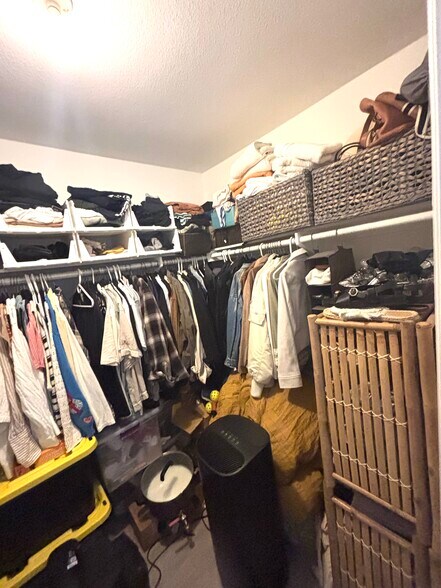 Building Photo - 501 18th St