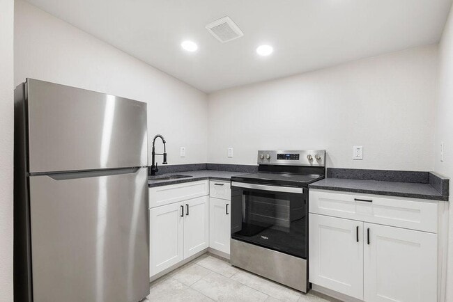 Building Photo - 306 Westmoreland Dr