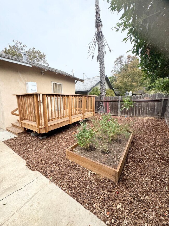 Building Photo - 3123 San Rafael Ct