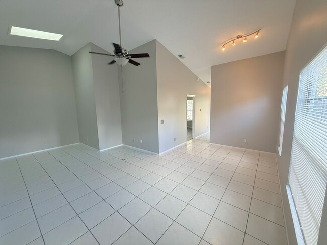 Building Photo - 2453 E Illiana St