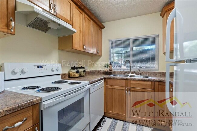 Building Photo - 2438 Elizabeth St