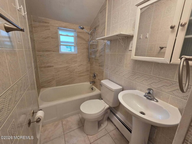 Building Photo - 43 Shoreland Terrace