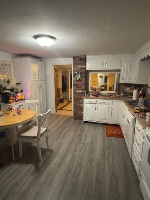 Building Photo - 72 Charles St