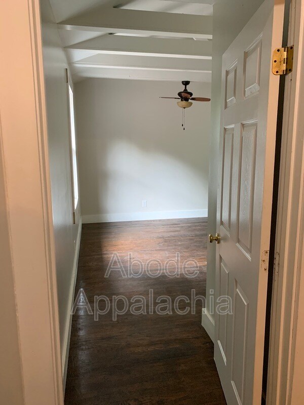 Building Photo - 41 Mullins Hl