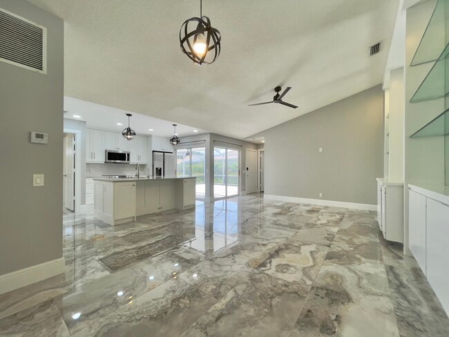 Building Photo - 6503 Geminata Oak Ct