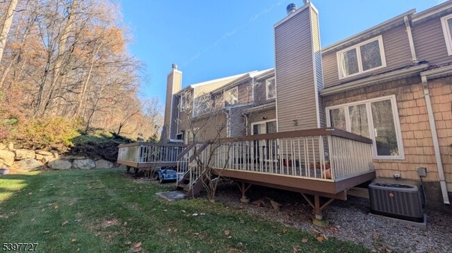 Building Photo - 48 Edgefield Dr