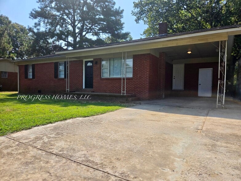 Primary Photo - 327 Larkwood Dr SW