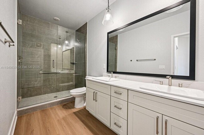 Building Photo - 3901 Coast View Pointe