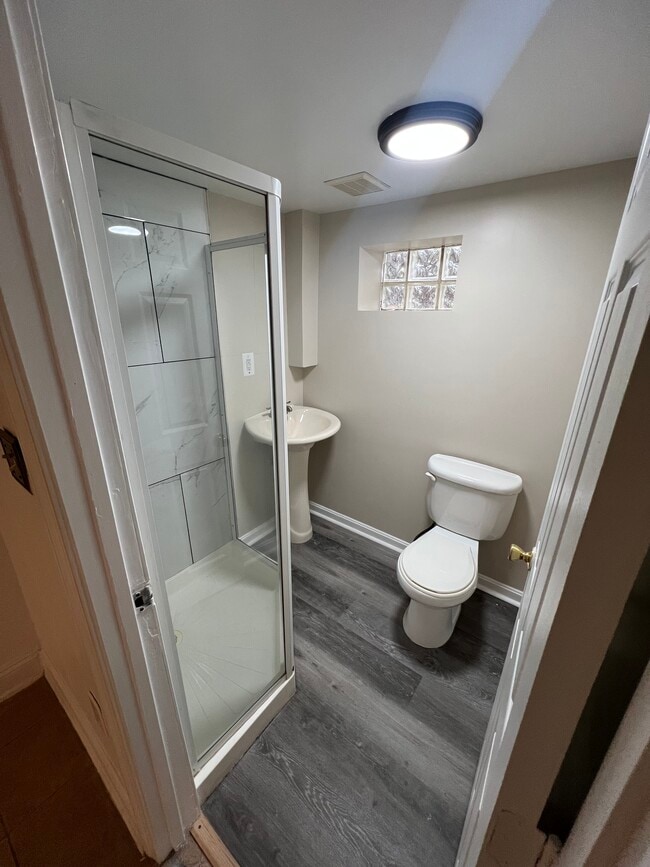 Building Photo - 1011 Hollins St