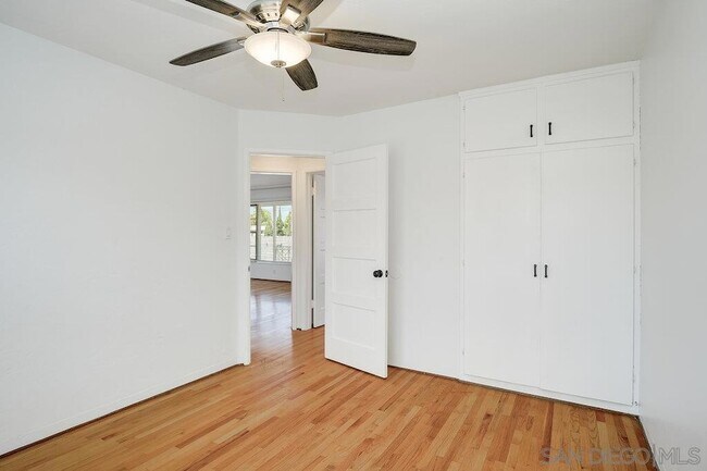 Building Photo - 5064 Marlborough Dr