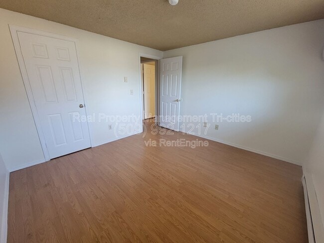 Building Photo - 3401 W 1st Pl