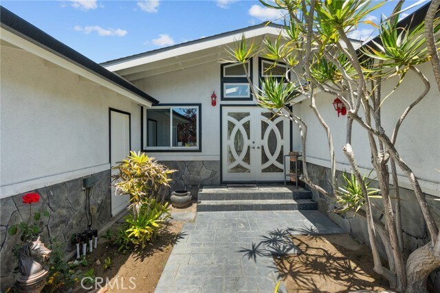 Building Photo - 321 Vía San Sebastian