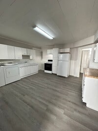 Building Photo - 221 S Highland St