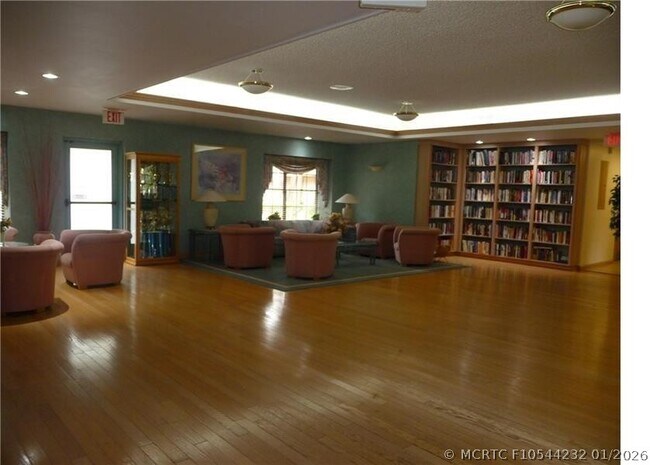 Building Photo - 3000 NW 42nd Ave
