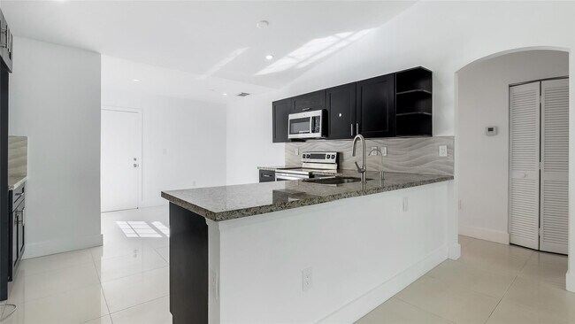 Building Photo - 1811 SW 124th Way