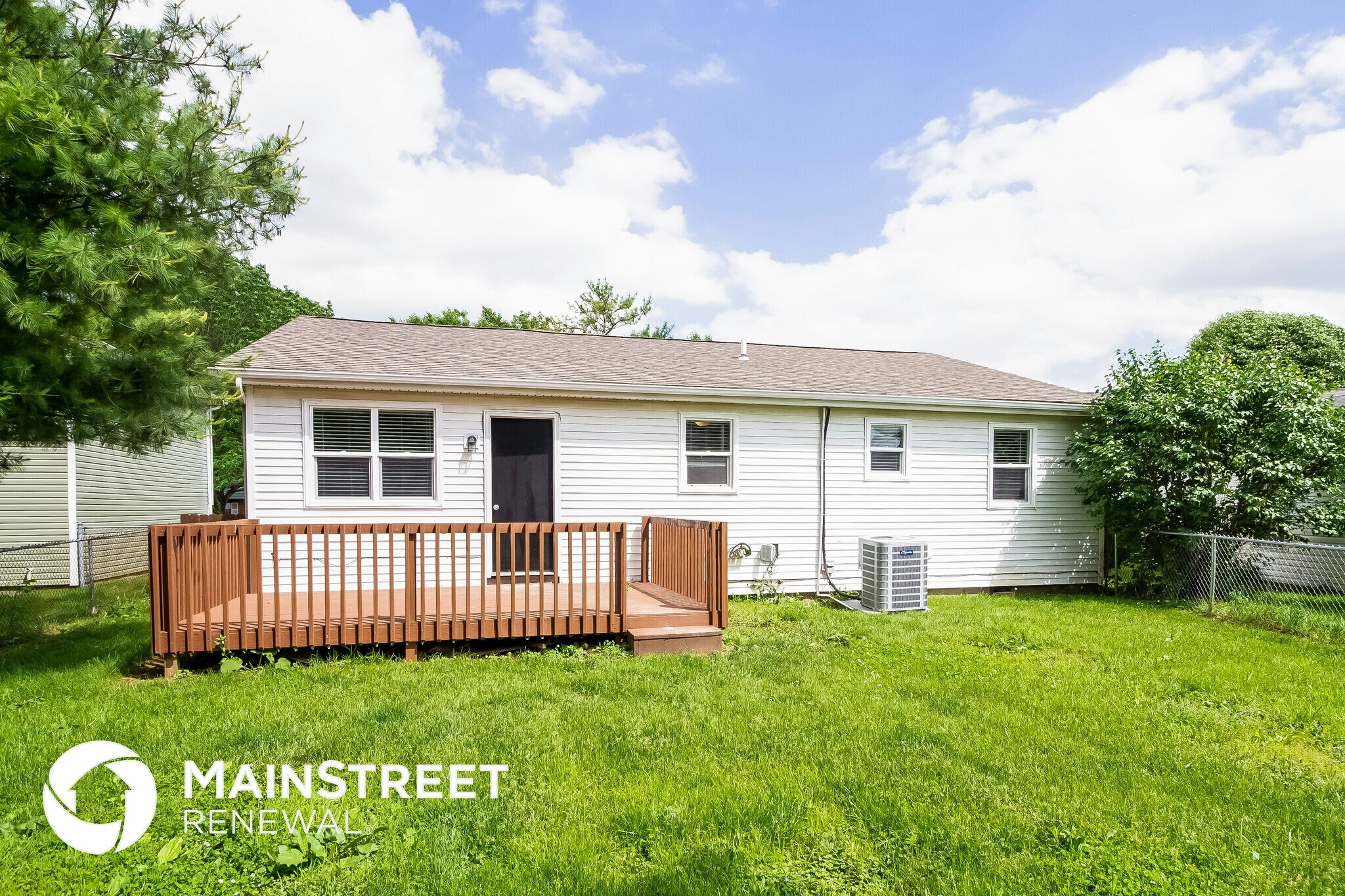 Building Photo - 2495 Willow View Ct