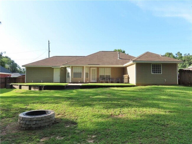 Building Photo - 9471 Homestead Dr S