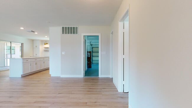 Building Photo - 4003 S Indian River Dr