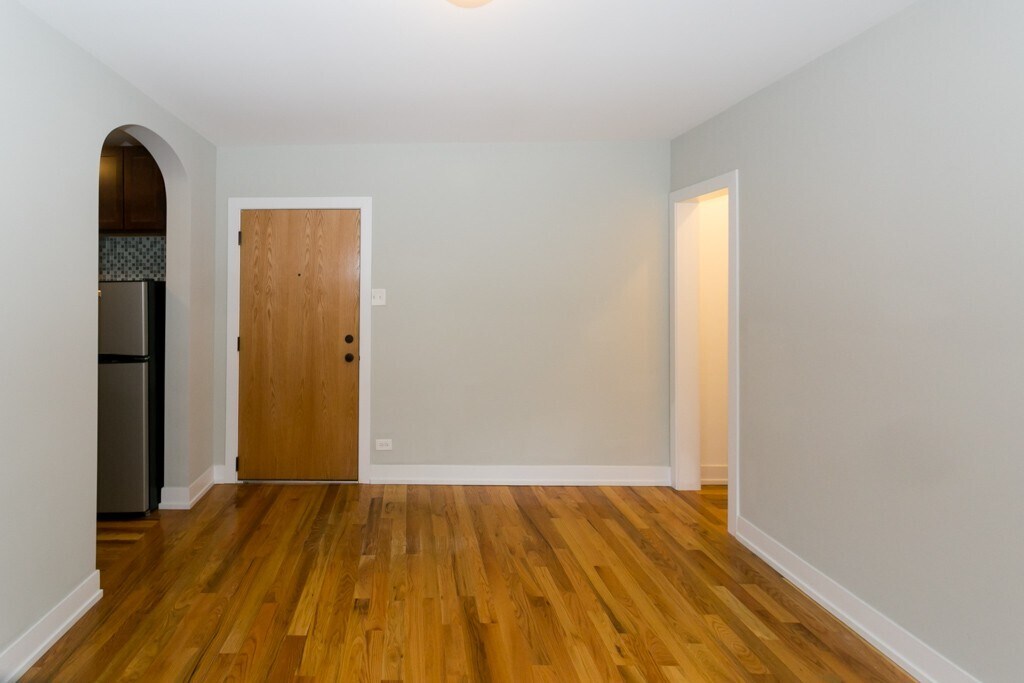 Building Photo - 553 W Arlington Pl