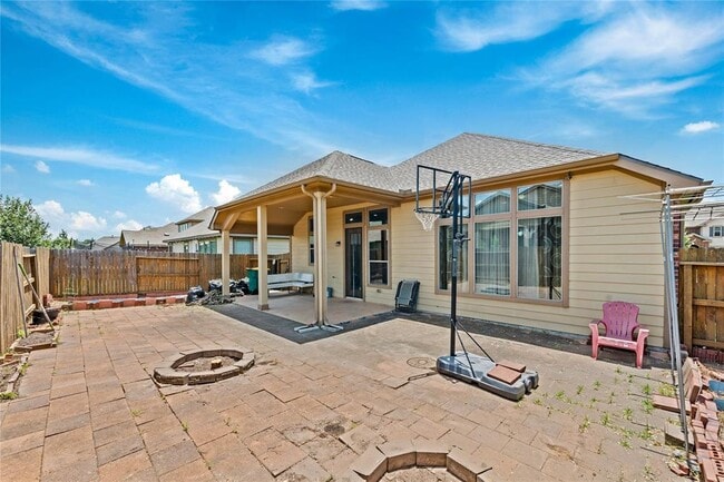 Building Photo - 16434 Sheffield Run Dr