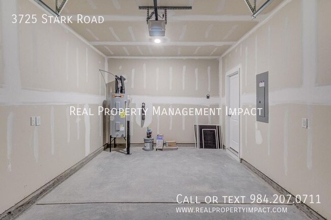 Building Photo - 3725 Stark rd