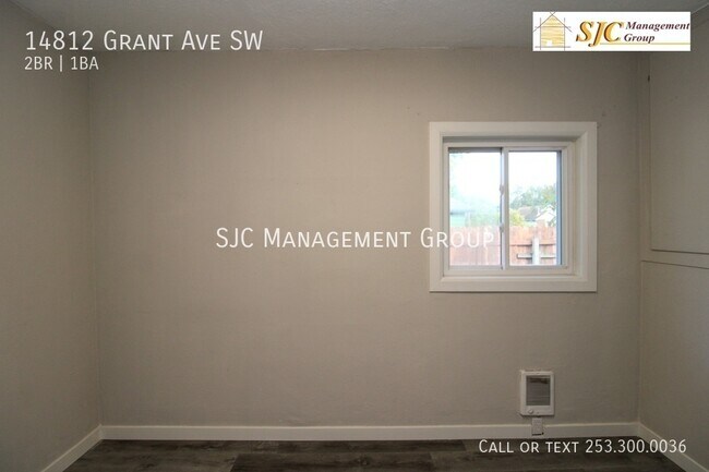 Building Photo - Two bed one bath single family home for re...