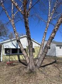 Building Photo - 3 Bedroom 1 Bath Home - Available February 2nd 2026