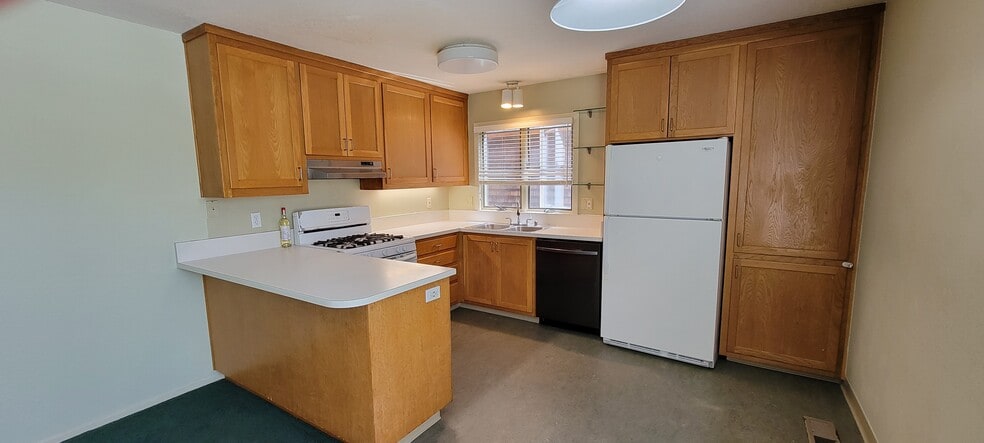 Building Photo - 2801 Cherry St