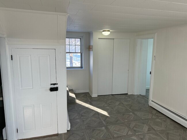 Building Photo - 1943 Smoketown School Rd