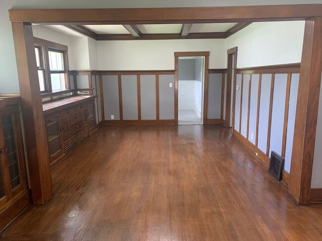 Building Photo - Spacious Updated Minne Lusa 3BR with Lots ...