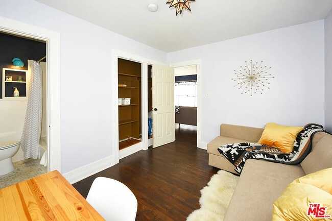 Building Photo - 3844 Goldwyn Terrace