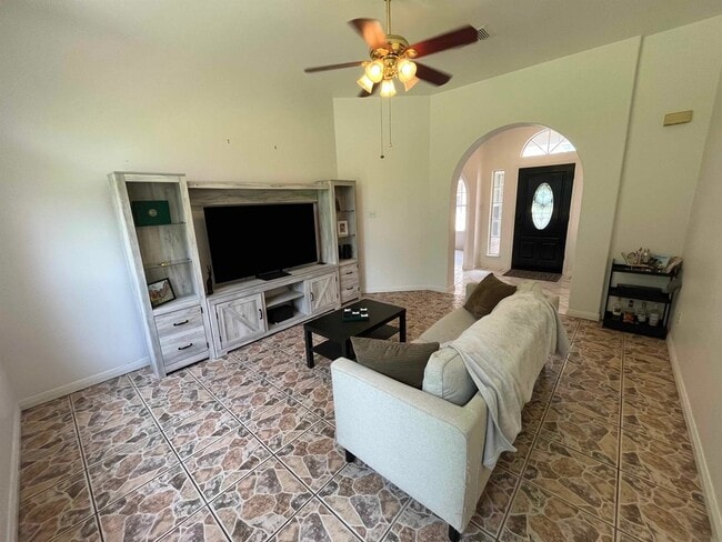 Building Photo - 116 River Knoll