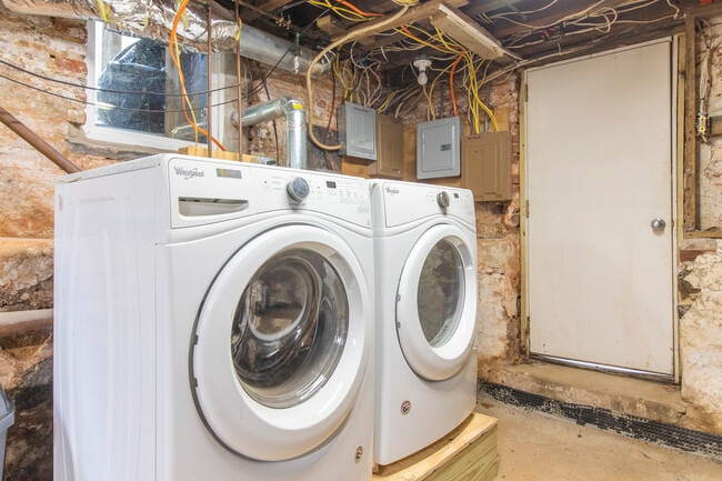 Building Photo - 328 W Front St