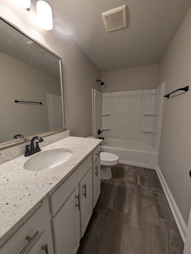 Building Photo - Legacy Pointe 3/3 Charmer