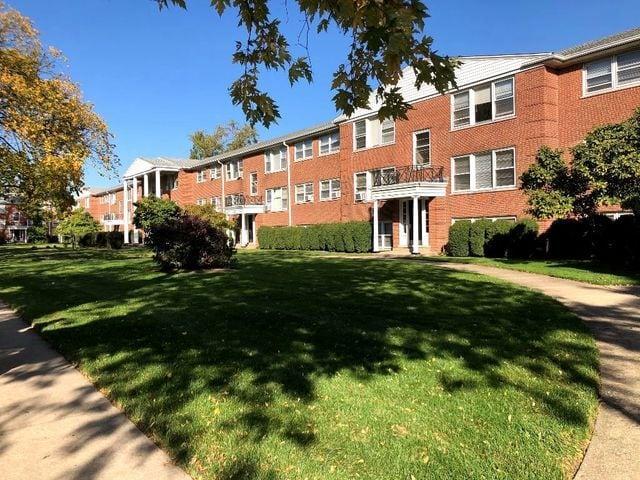 Primary Photo - 6241 N Cicero Ave