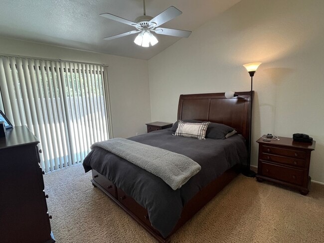 Building Photo - Spacious 3 Bedroom, 2 Bath Home with Offic...