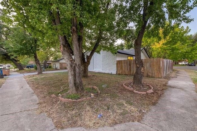 Building Photo - 5535 Pine Pl