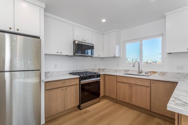 Building Photo - 713 New Depot St