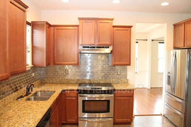 Building Photo - 3901 Grand Isle Dr
